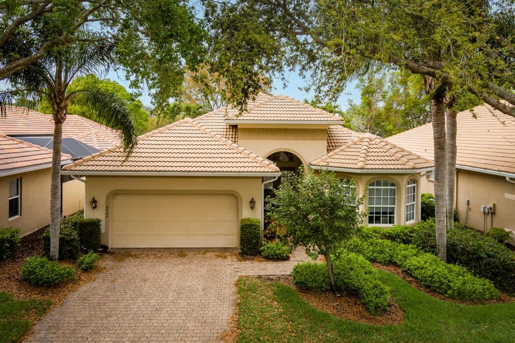 6845 BENT GRASS DRIVE