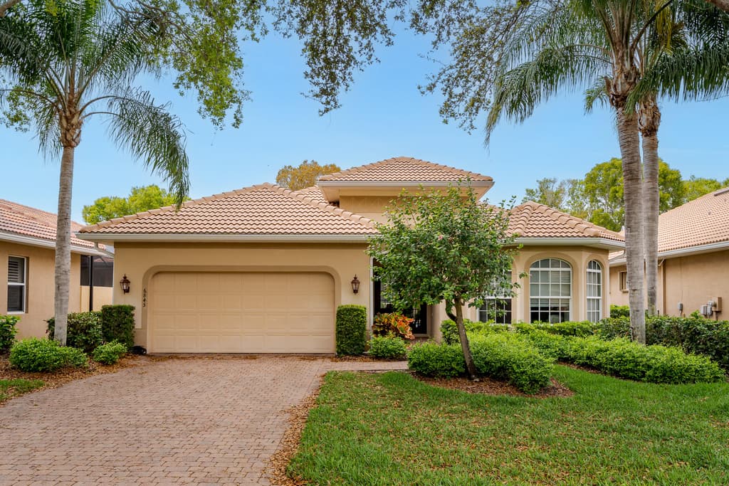 6845 BENT GRASS DRIVE - Photo 2