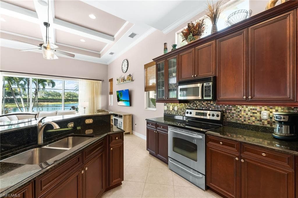 7875 Valencia CT - Photo 8